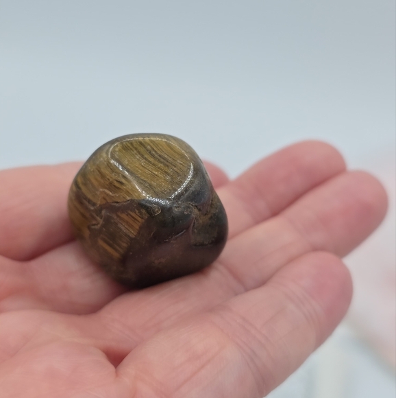 Banded Jasper Brown Crystal Tumble Stone - Picture 3 of 6